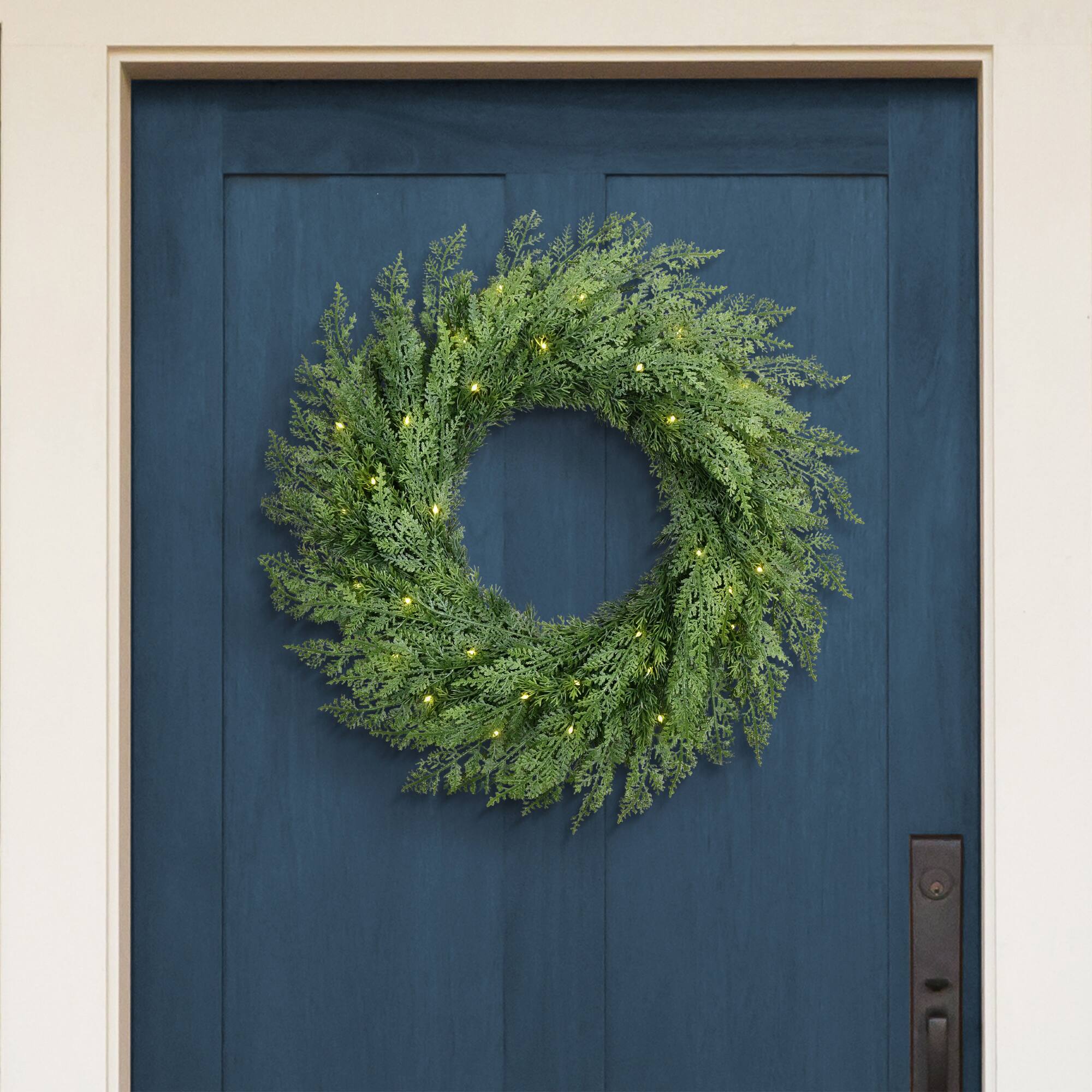 24" Pre-Lit Green Artificial Flocked Wreath
